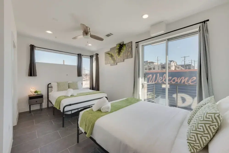 4 Bedrooms Family Apartment with balcony and with city view