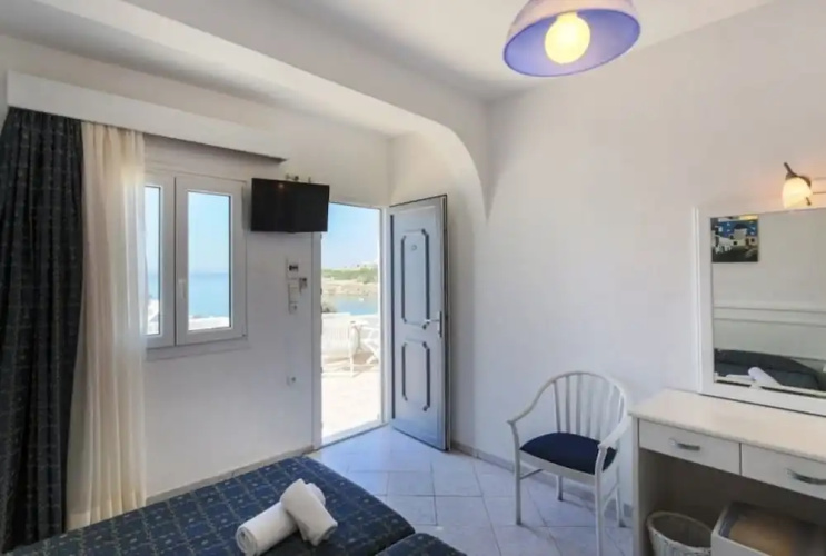 Mina Beach Hotel