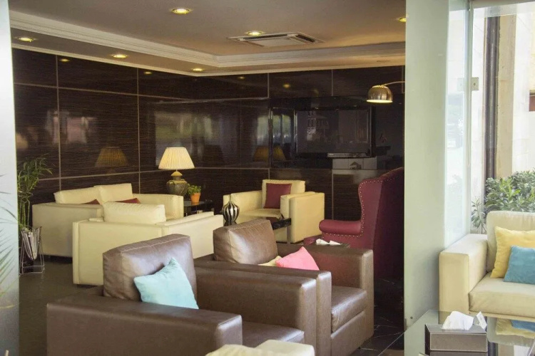 Al Jamila Suites