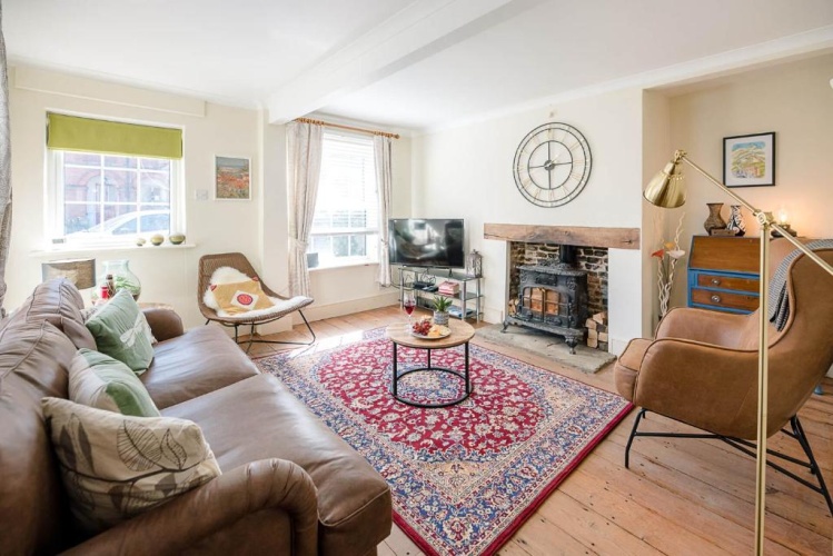 3 Bedrooms Cottage