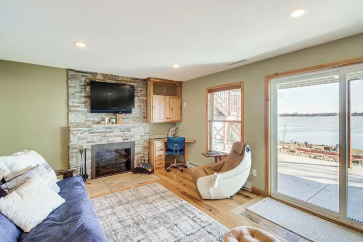 Villa on Lake Darling: Fire Pit, Deck & Bbq!