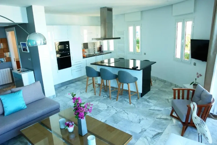 Apartment with sea view