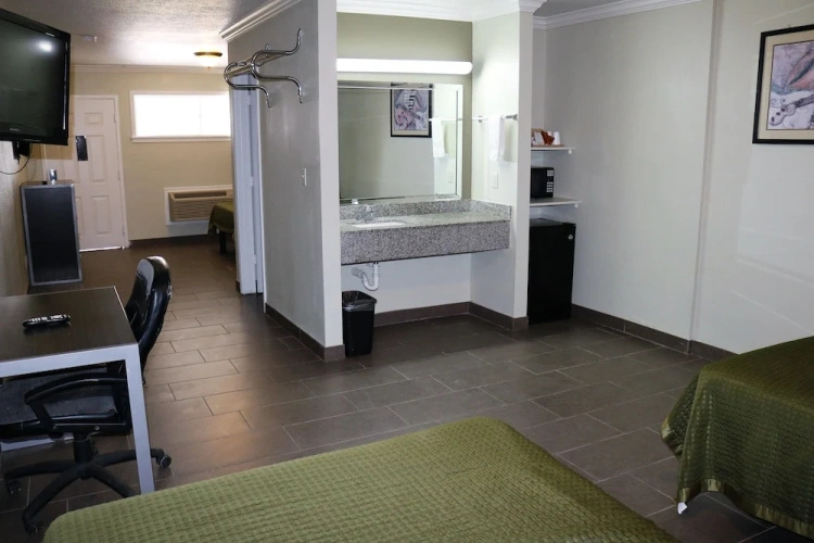 Deluxe Quadruple room