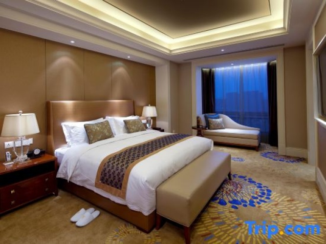 1 Bedroom Deluxe Double Suite