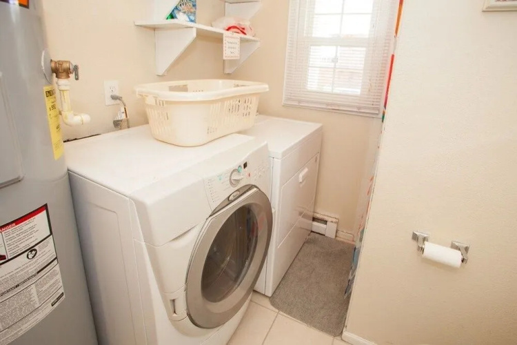 Paws & Relax (formerly Surf Rider)