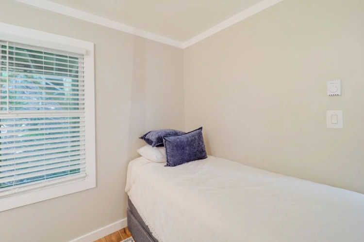 3 Bedrooms Cottage