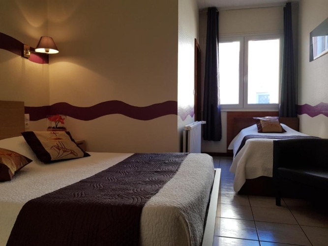 Standard Triple room