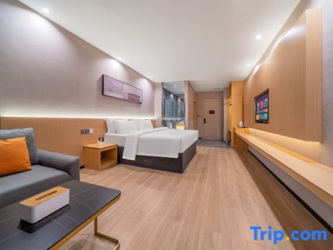 Standard Double room with city view