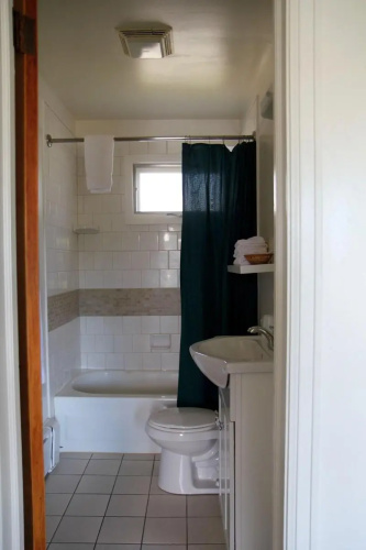 Sara Placid Inn & Suites