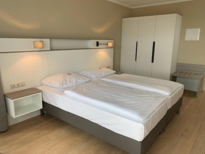 Standard Double room with lake view