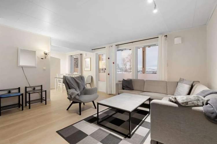 Apartment with balcony