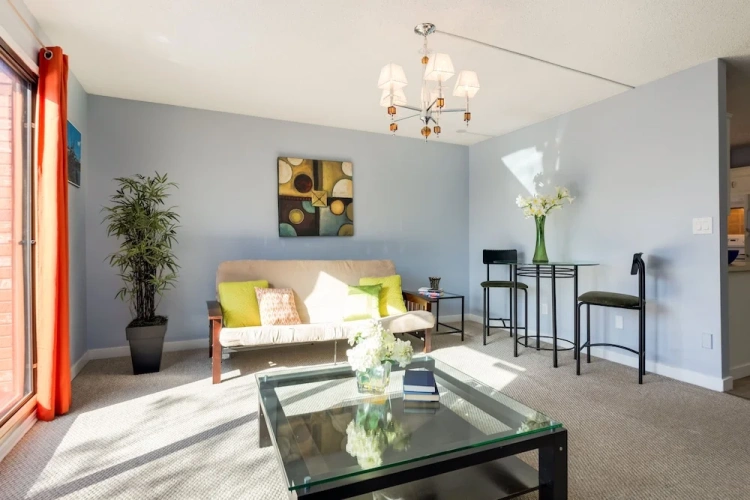 3 Bedrooms Apartment