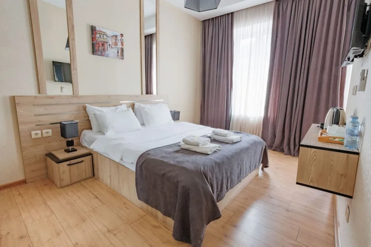 Classic Double room with city view