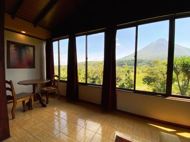 Arenal Roca Lodge