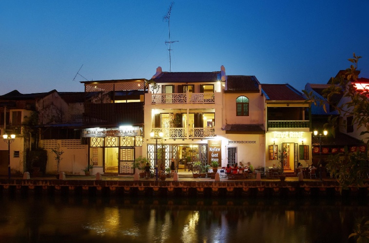 Deluxe Double Suite with balcony and with river view