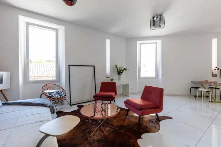2 Bedrooms Apartment