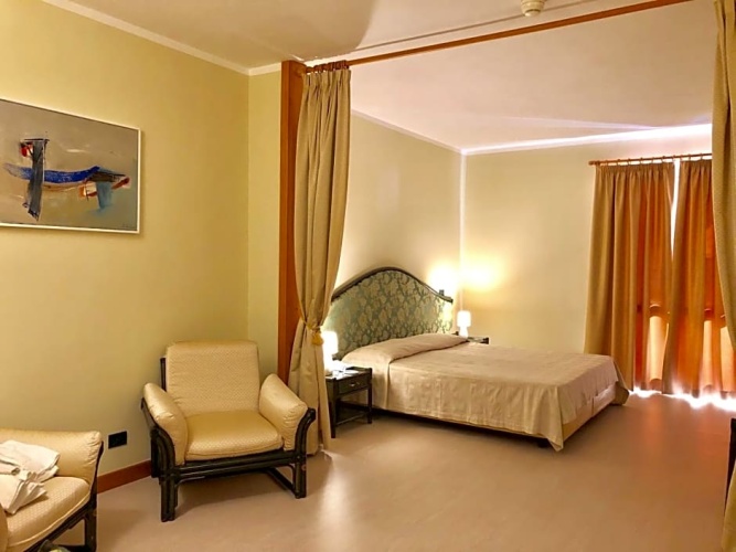 Deluxe Quadruple room