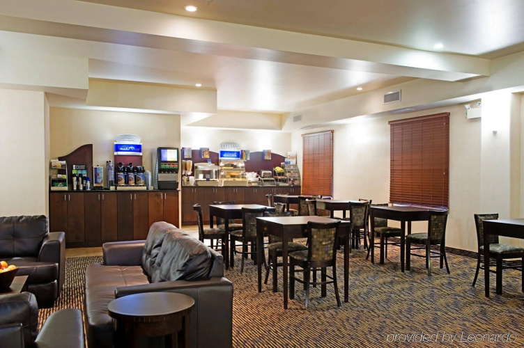 Ramada By Wyndham Prince Albert photo 24