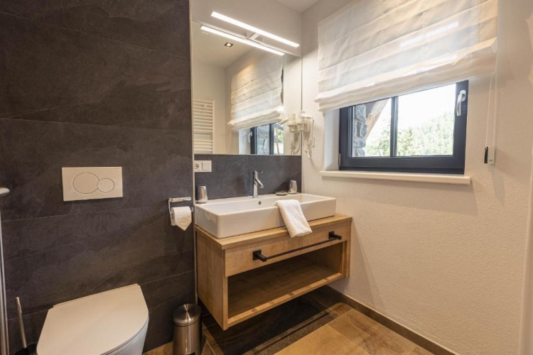 3 Bedrooms Cottage