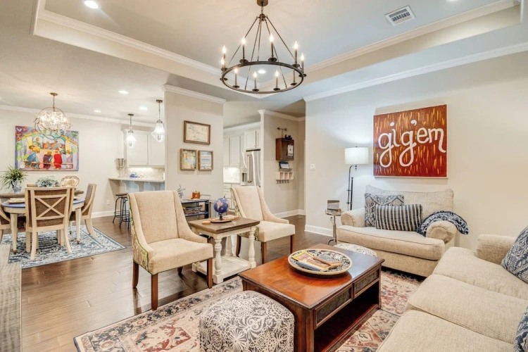 3 Bedrooms Apartment