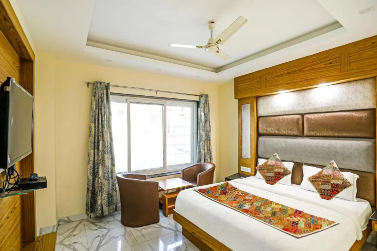 Fabhotel Wood View