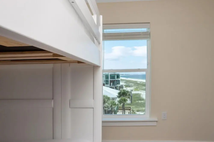 Pelican Roost E