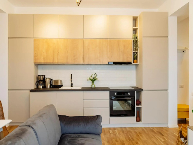 Sunny 2BR Flat - Top Location - Amazing Balcony