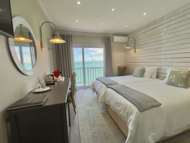 Deluxe Twin room with balcony and with sea view