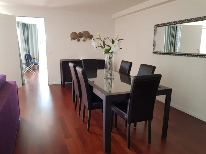 1 Bedroom Luxury Apartment with lake view