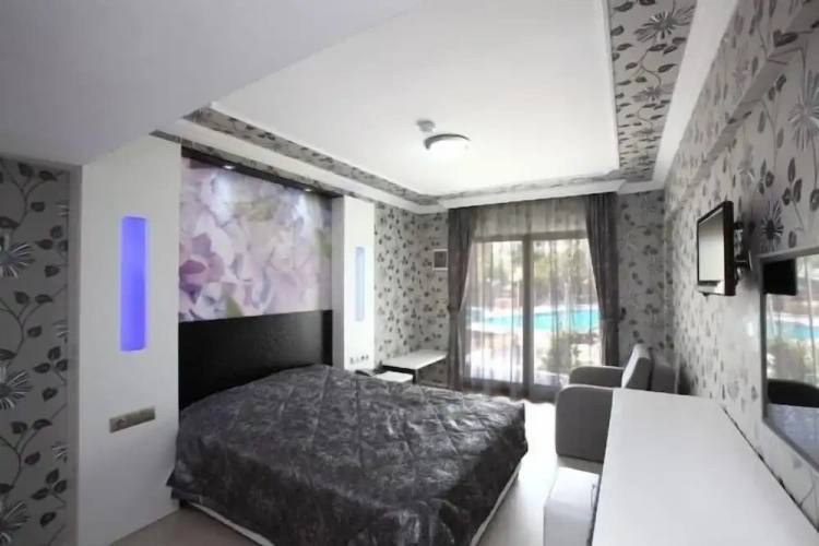 Deluxe Triple room with balcony