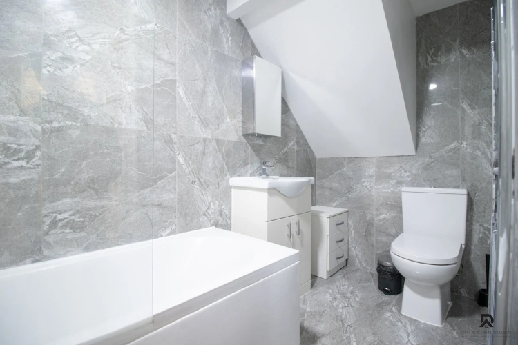 London Apt - Sleeps 4 - Parking - Wifi