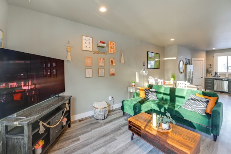 2 Bedrooms Apartment