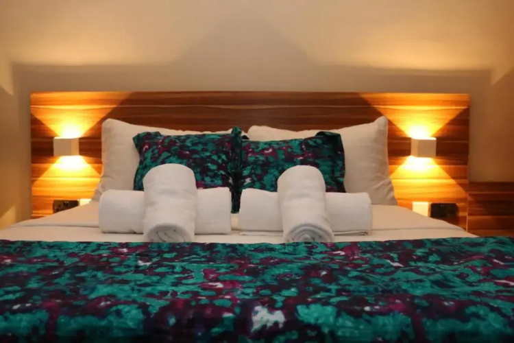 Saire Hotels