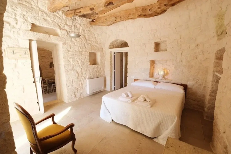 2 Bedrooms Luxury Apartment with land view