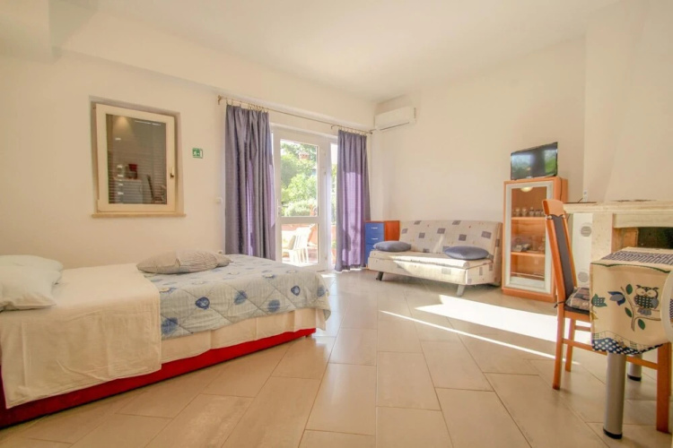 Adila A2 in Novigrad