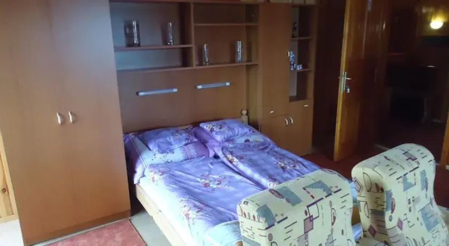 Tot Vendeghaz