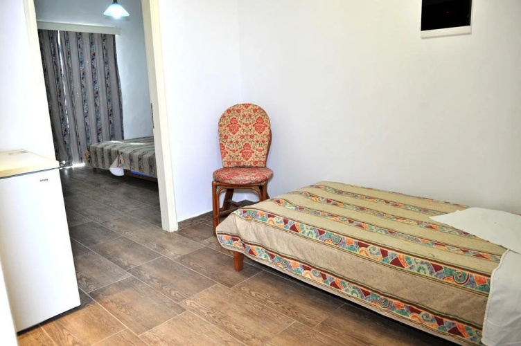 Hollywood Suites