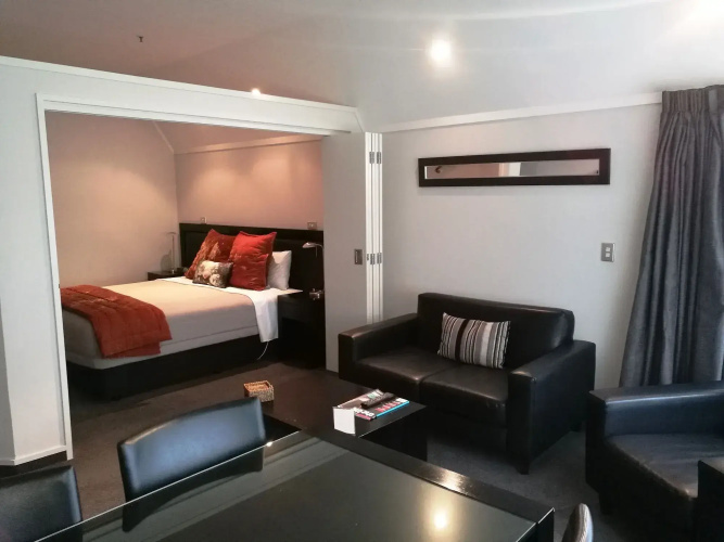 Ascot Park Hotel
