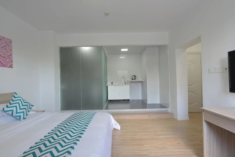 Free Hotel