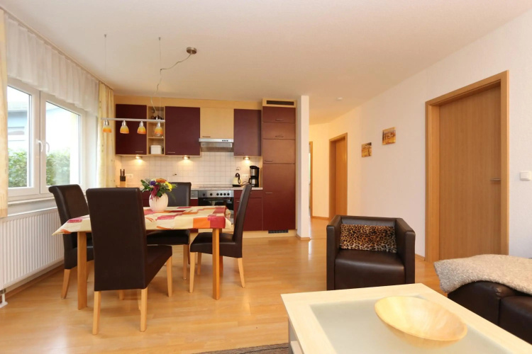 Ferienhaus Ahorn mit Garten in Zinnowitz