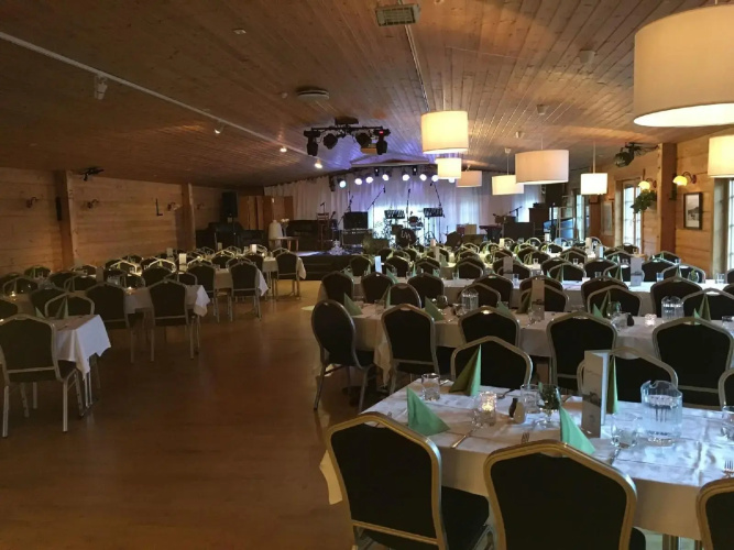 Hotel Framtíð