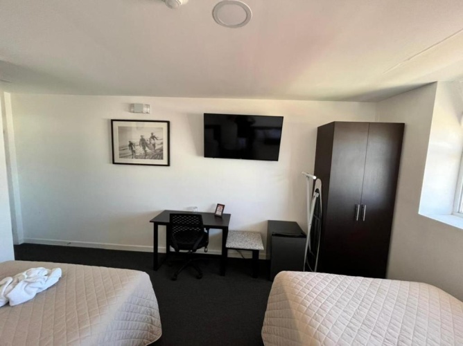 Standard Twin room with city view