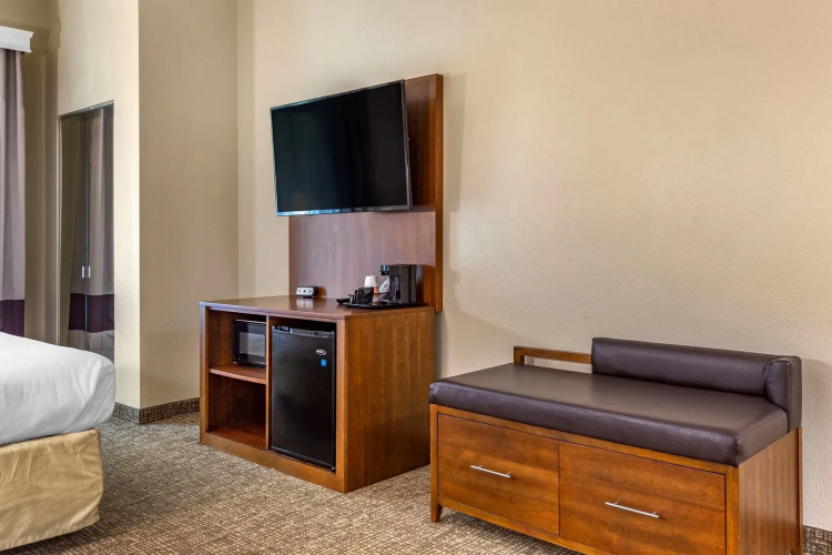 Comfort Suites Clayton - Garner