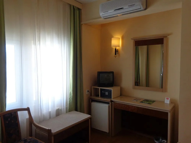 Floria Hotel