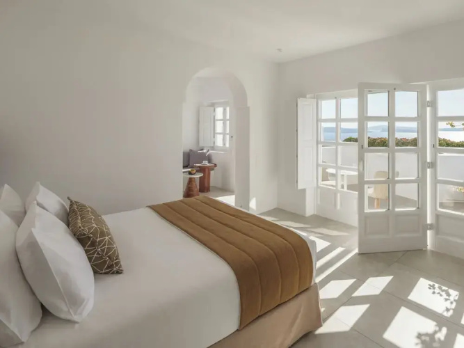 Cave Suite Oia