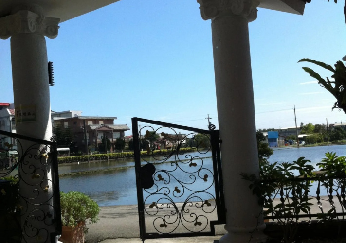Four Seasons B & B