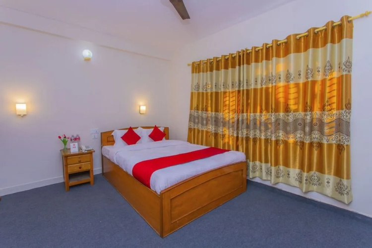 OYO 227 Hotel Moonstone Inn