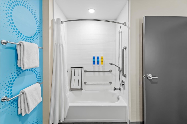 Tru By Hilton Kansas City Airport photo 10
