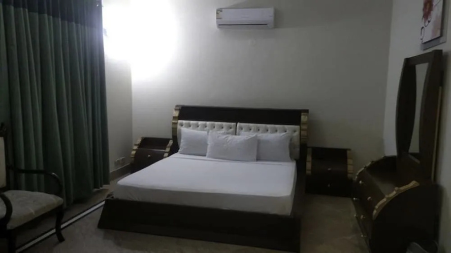 Executive Galaxy Guest House