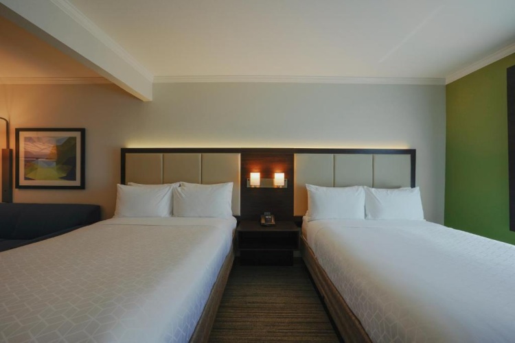 Quadruple Suite